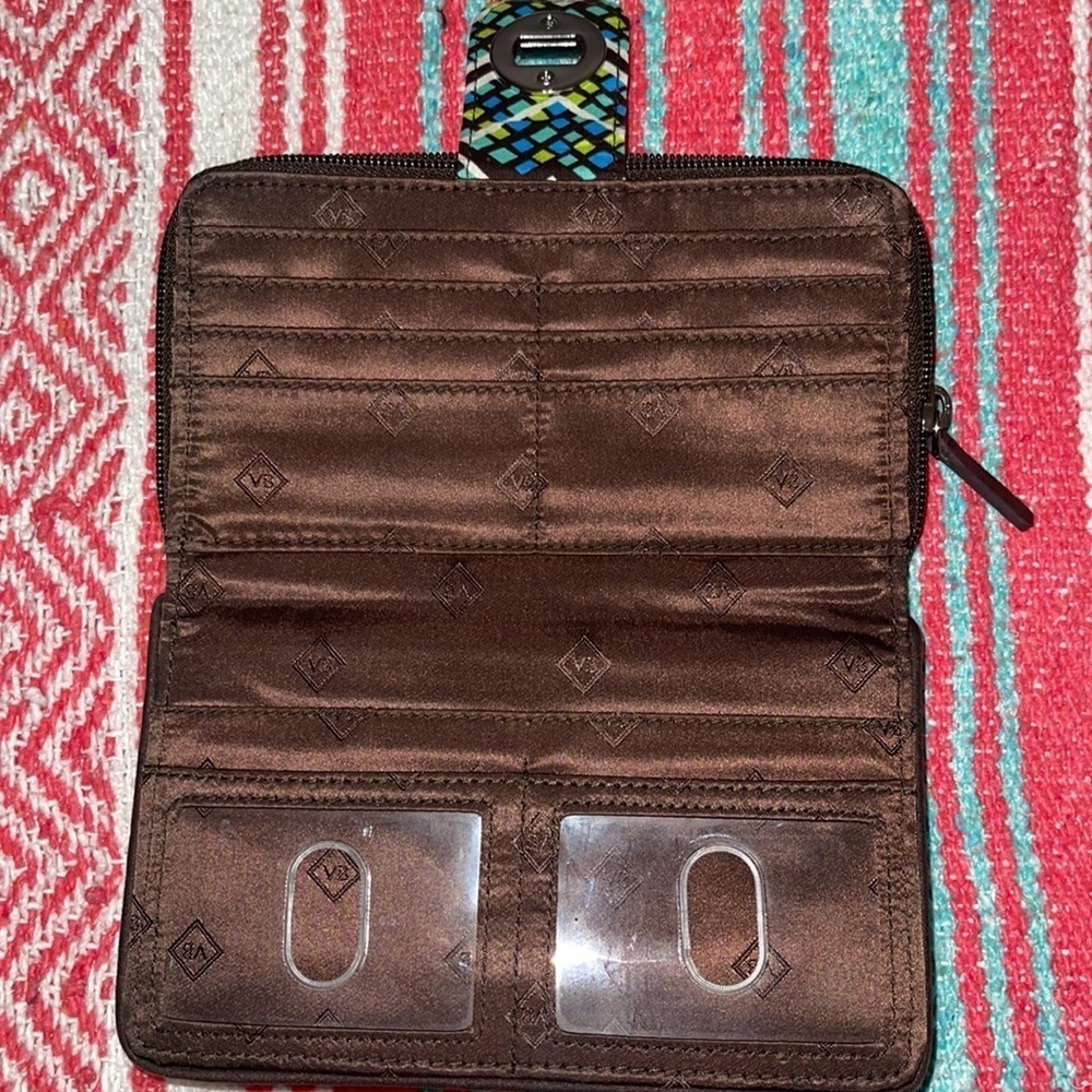Vera Bradley Bifold Wallet Rain Forest pattern hardly used like new - Picture 2 of 10